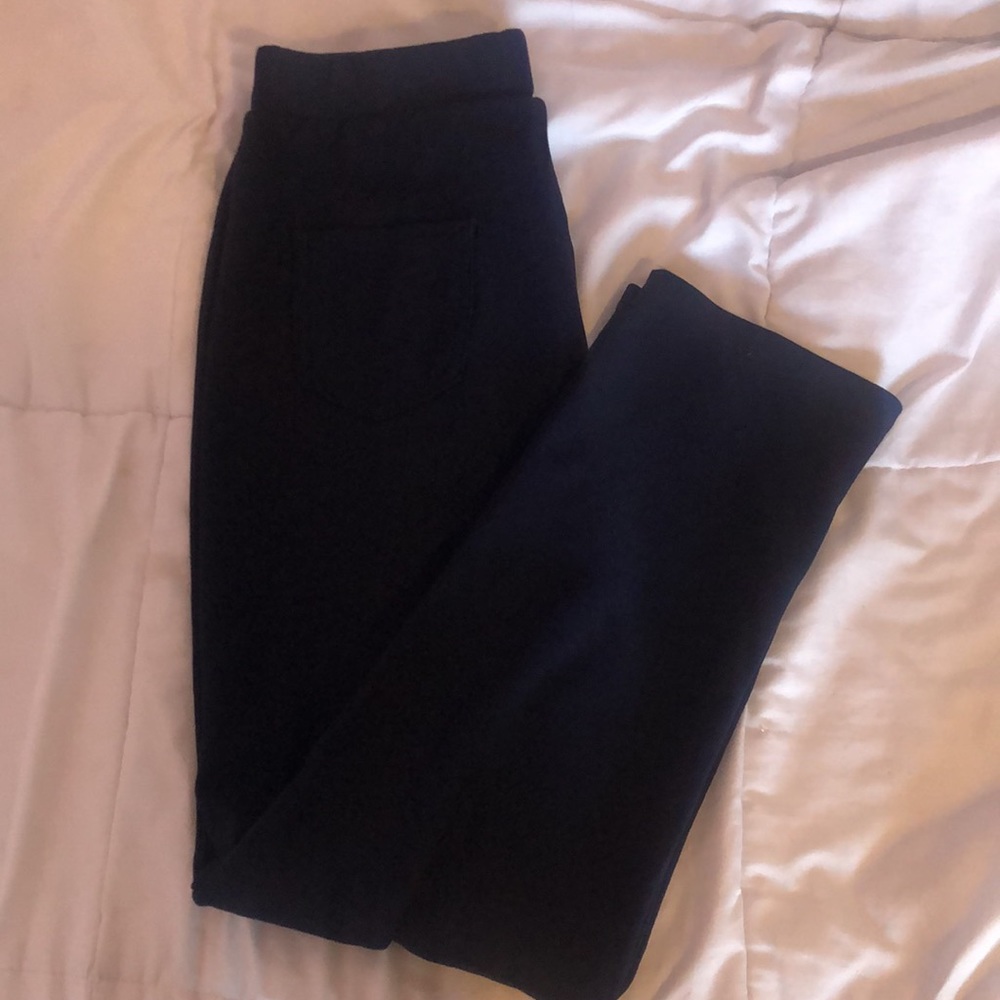 Navy capris - Picture 6 of 6